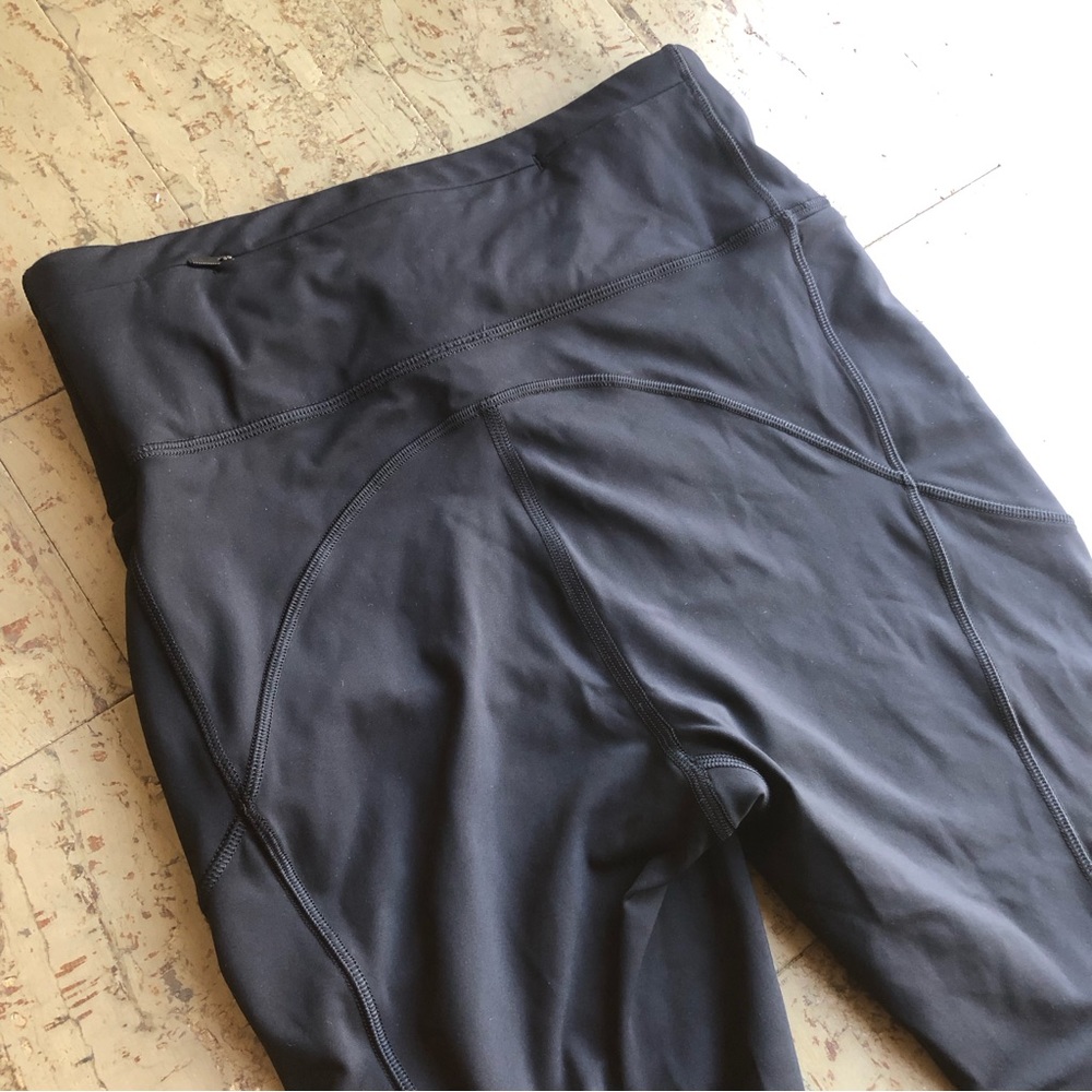 NWOT lululemon Nulux crop, black, size 4